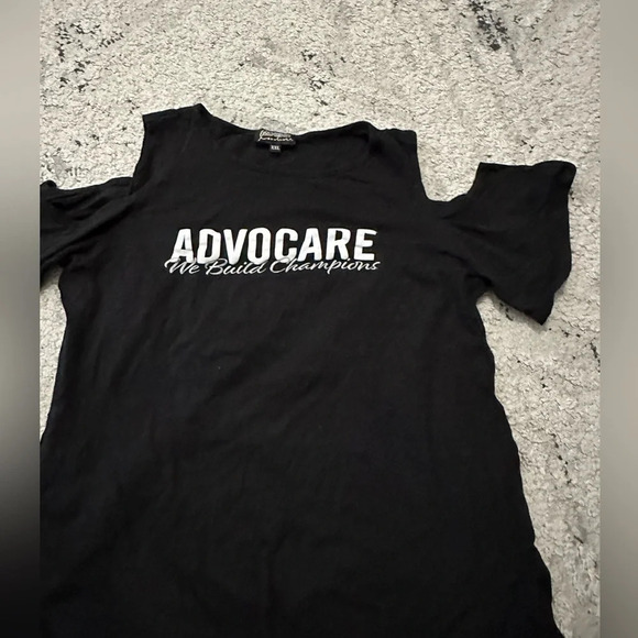 Black s/s Cold Shoulder Advocare Top EUC XXL - Picture 1 of 2